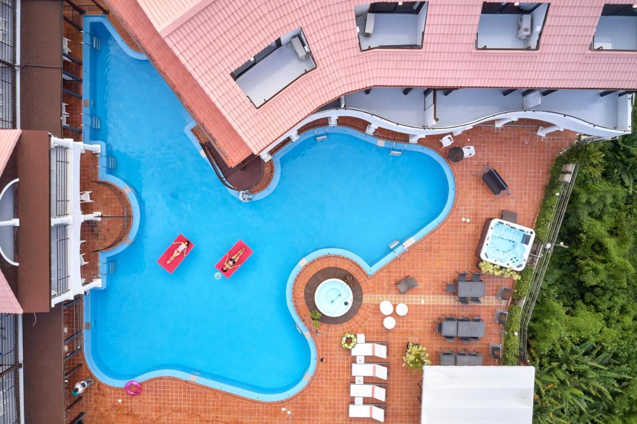 The Pool Resort Okinawa Onna Exterior foto